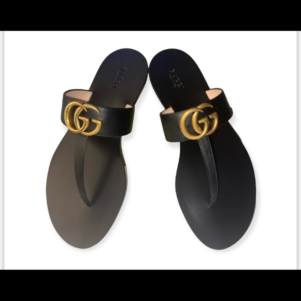 Women Gucci Leather thong sandal with Double G